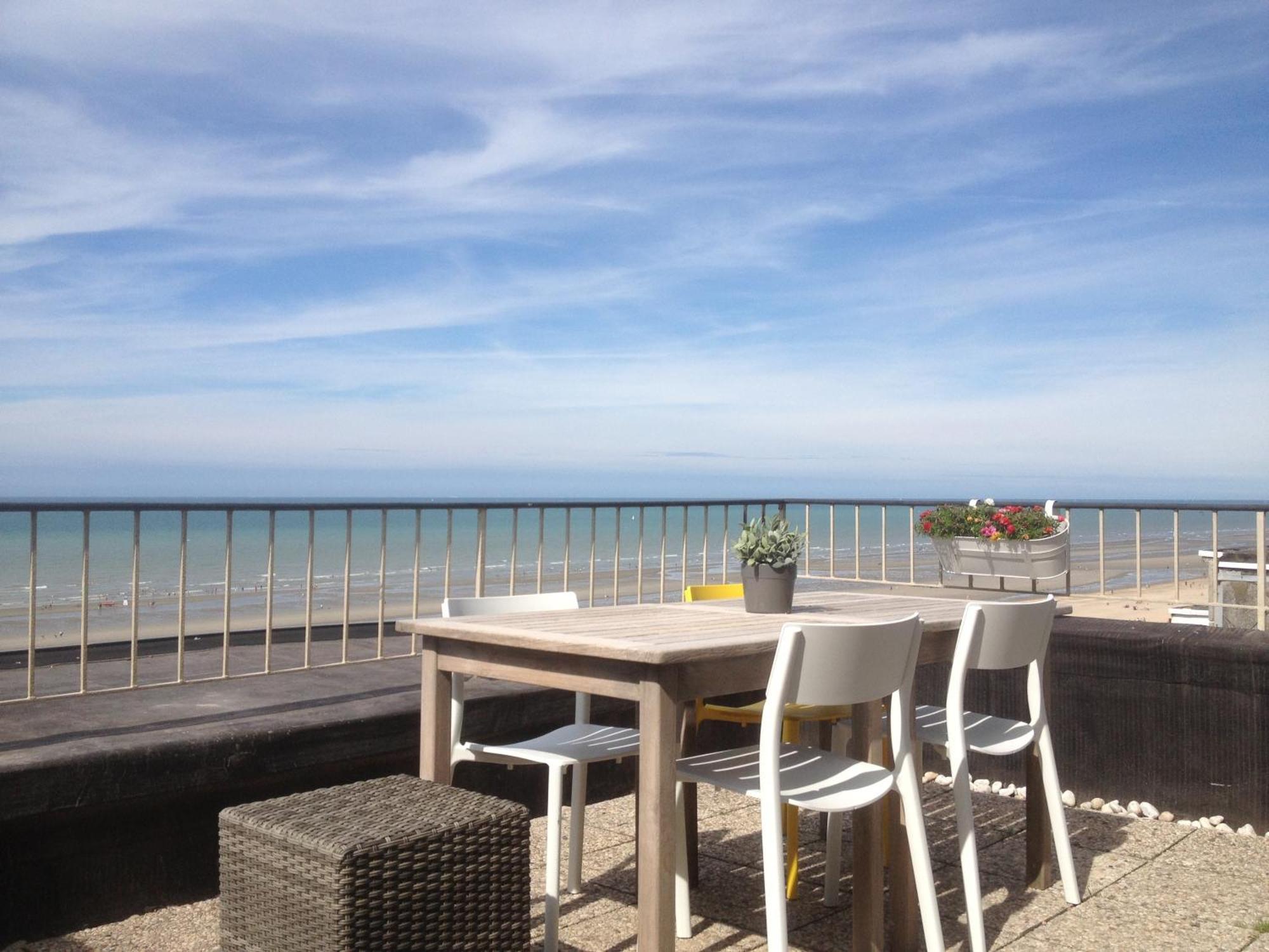 Ferienwohnung Zeedijk44 - Frontal Sea View Penthouse De Panne Exterior foto
